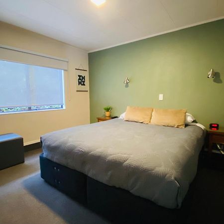 Commodore Motel Dunedin Exteriör bild