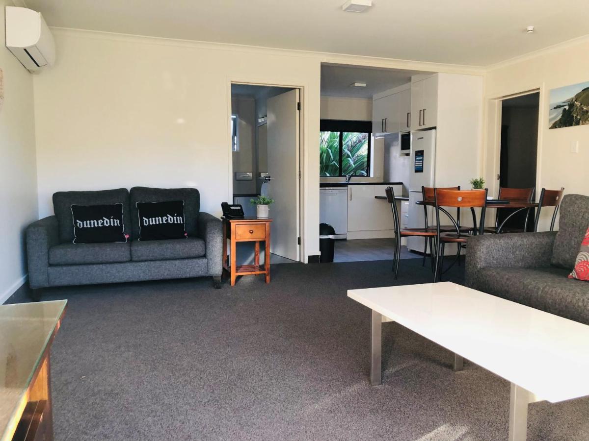 Commodore Motel Dunedin Exteriör bild